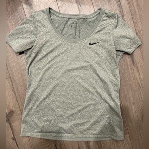NIKE DRI-FIT Women’s Tee (M)